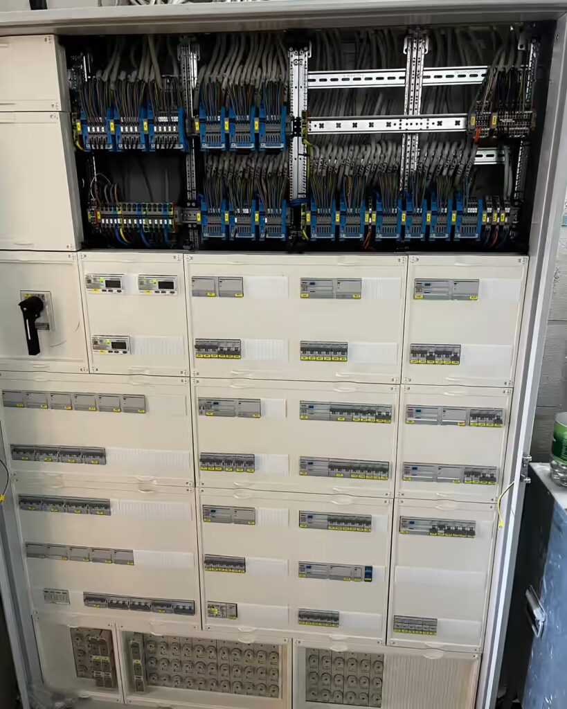 New Yorker Dresden II - elektroinstalacia predajne - foto 9