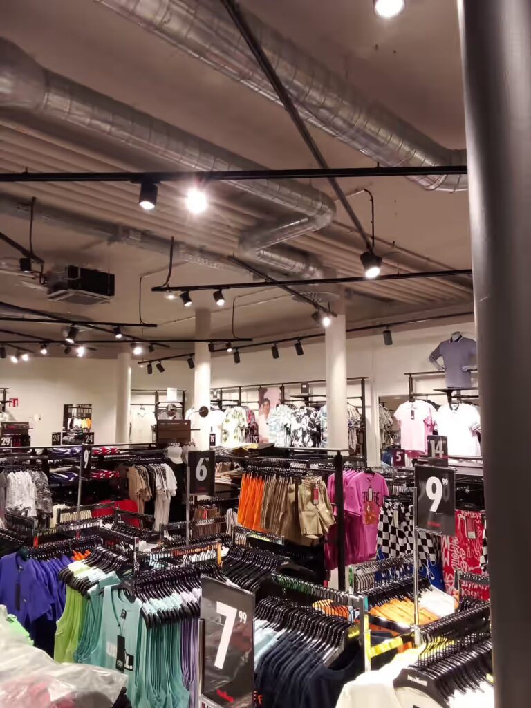 New Yorker Freiberg - elektroinstalacia predajne - foto 2
