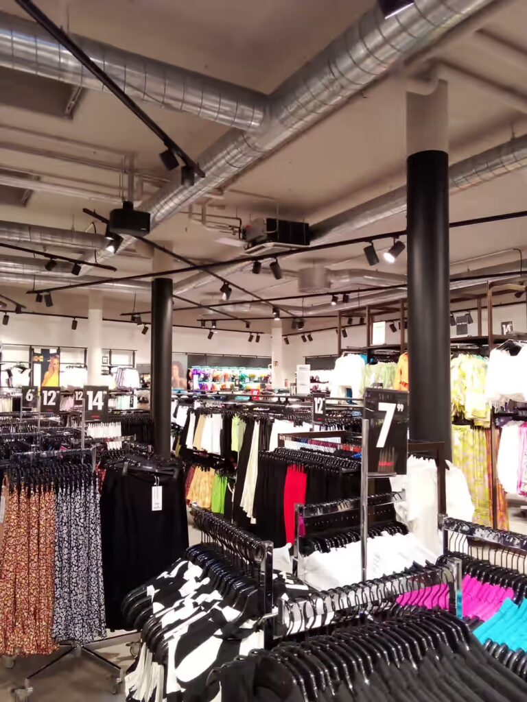 New Yorker Freiberg - elektroinstalacia predajne - foto 3